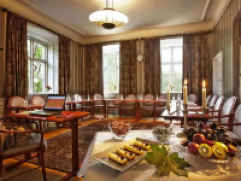 Åkeshofs Slott Hotels in Bromma