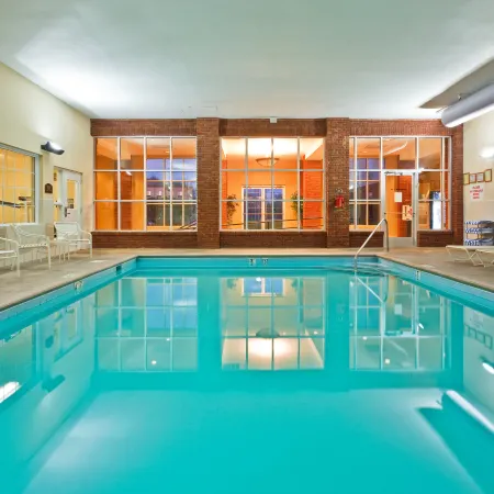 Holiday Inn Express & Suites MANCHESTER-CONF CTR(TULLAHOMA) by IHG