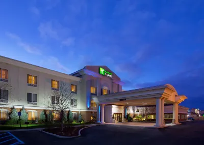 โรงแรม ฮอลิเดย์ อินน์ เอ็กซ์เพรส โตเลโด-โอเรกอน บาย IHG โรงแรมใน