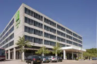 Holiday Inn MILTON KEYNES - CENTRAL by IHG - parking