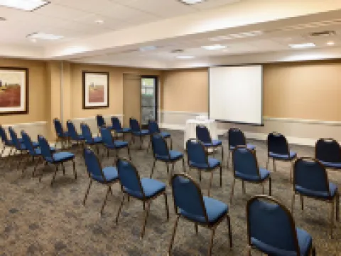 Holiday Inn Express & Suites ALPHARETTA - WINDWARD PARKWAY by IHG アルファレッタのホテル