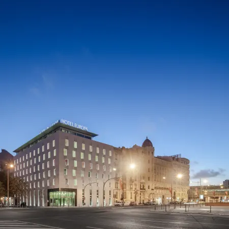 Hotel 3K Europa Отели рядом с достопримечательностью «Энтрекампуш»