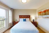 Rivergrass Hotels in Grey County