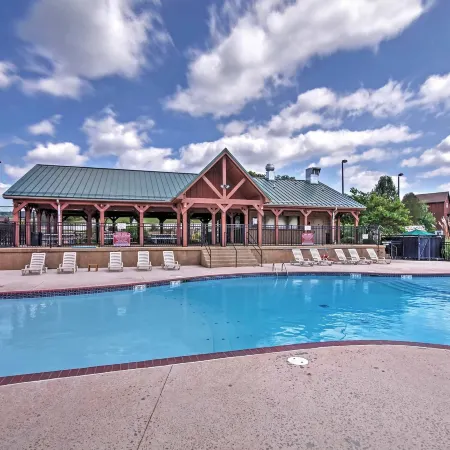 T Time Getaway - Overlooking Golf Views!