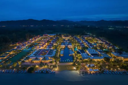 Marriott Vacation Club, Khao Lak Beach Resort Отели рядом с достопримечательностью «Као-Лак»