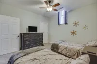 Pet-Friendly Downtown Fulton Apt w/ Smart TV! - Wifi