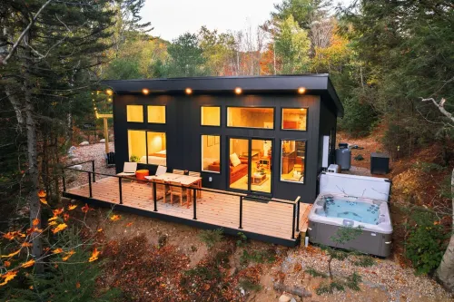 Luxe Cozy Spa Cabin w/ Hot Tub, Sauna, Fireplace, 10 Mins to Sunday River