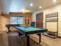Gorgeous Chalet Cabin w/NEW HOT TUB near National Parks and loaded w'/Amenities! Hotéis em Kane County