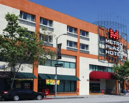 Metro Plaza Hotel Hotels near Union Station