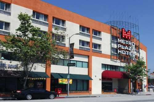 メトロ プラザ ホテル