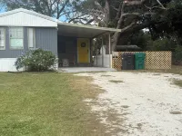 Charming 2-bedroom mobile home with WiFi and AC in Okeechobee Hôtels à : Okeechobee