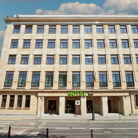 B&B HOTEL Poznań Old Town Отели рядом с достопримечательностью «Polish Theatre»