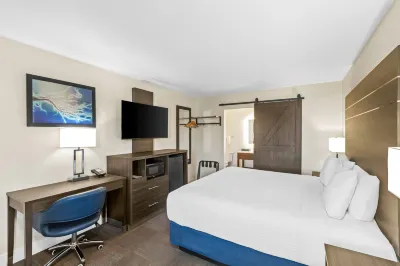 Travelodge by Wyndham Santa Rosa Wine Country Hotels near Lyttle Cow Palace