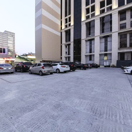 Charis Hotel