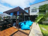 Foresthouse Beach Hostel Hotels near Canajure Beach