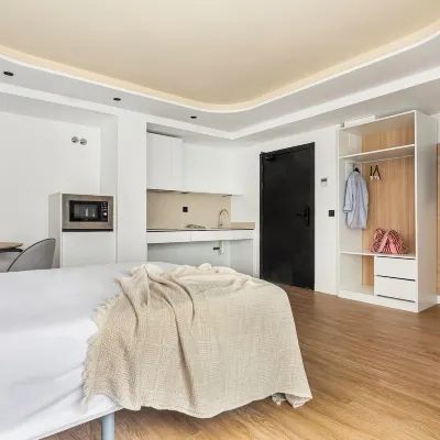 B48 Valencia Feria Hotel dekat Gedung Feria Valencia