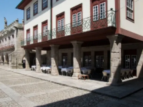 ホテル ダ オリベイラ ギマランイス歴史地区周辺のホテル