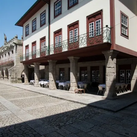 Hotel da Oliveira Отели рядом с достопримечательностью «Замок Гимарайнш»