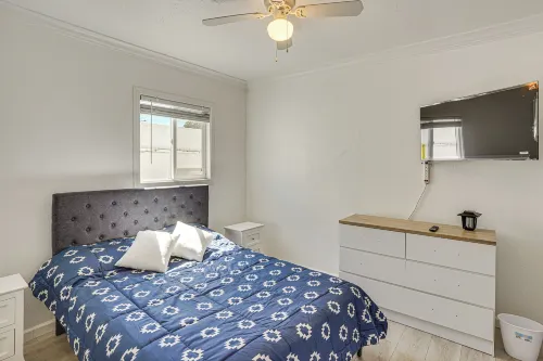 Between la and Orange County Quiet Getaway with Patio