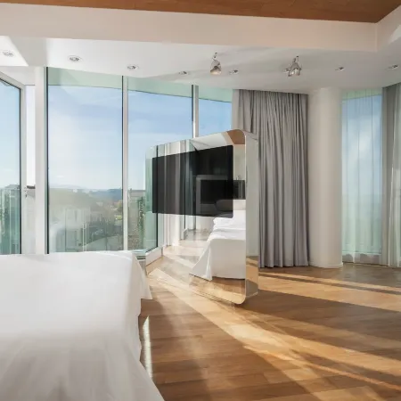 I-Suite Hotel