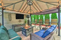 Pet-Friendly Taylor Home w/ Backyard Oasis! - parking