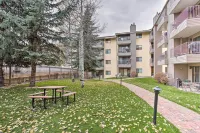 Colorado Escape w/ Pool Access & Mountain Views! - balcony
