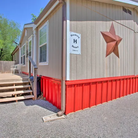 Spacious House ~ 1 Mi to Lake & Boat Ramp!