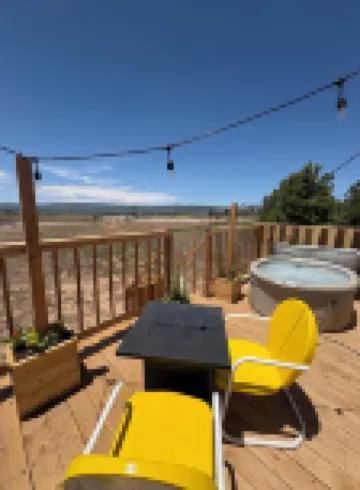 Welcome to the Bee Bus – A Cozy One-of-a-Kind Tiny Home with Mountain Views