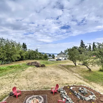 Cozy Port Orchard Home w/ Grill & Fire Pit!