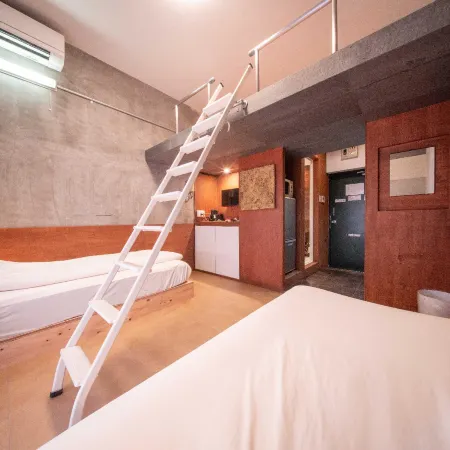 Plus One Fujisaki No cleaning fee, 5 min walk from Fujisaki station! Low cost room Отели рядом с достопримечательностью «Сеинан университет»