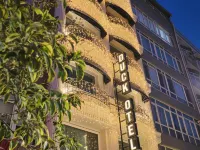 Duck Hotel Hotels near Caddebostan Beach