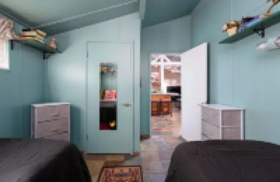 Creekside Retreat - Charming Cabin w/Deck, A/C, Firepit, & Billy Creek View
