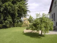Group House with 3 Apartment for Family - Homestays