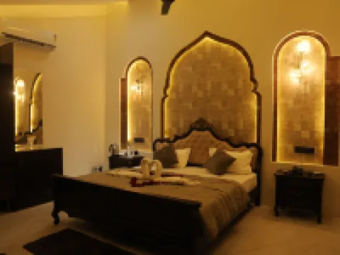 Govind Palace Restaurant and Resort Hotels in Khargone