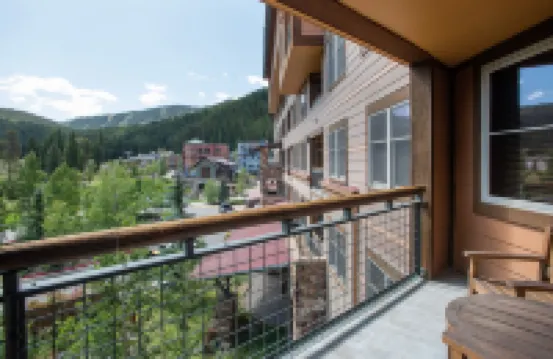 飛翔山旅館，公寓 | 3卧室滑雪坡景觀（高級評級公寓2407）