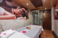 恆河畔的DLS酒店 - SPA