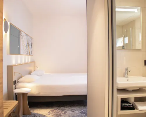 Brit Hotel Cahors - le Valentré Hotele w: Lot