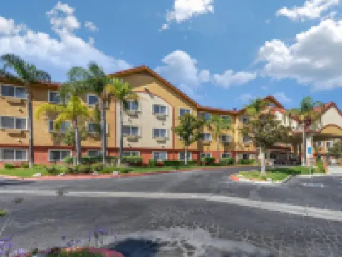 Comfort Suites Near Six Flags Magic Mountain Hotels in Stevenson Ranch