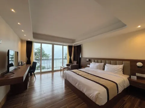 Wisteria Crystal Manor