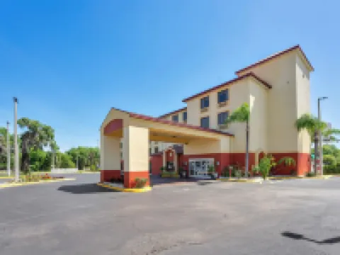 Wingate by Wyndham Leesburg Florida Hotels in Lake County