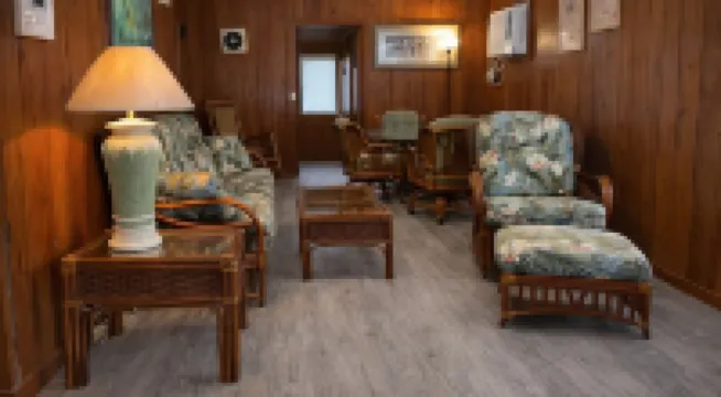 Charming 2br / 1ba Cottage < 2 Min Walk From Beach on Anna Maria Island Florida