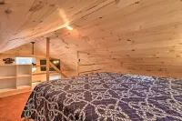 Pet-Friendly Ellsworth Cottage on Branch Lake - Parkplatz