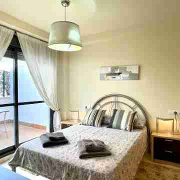 Apartment Near Beach with Pools and Hot Tub Rooms