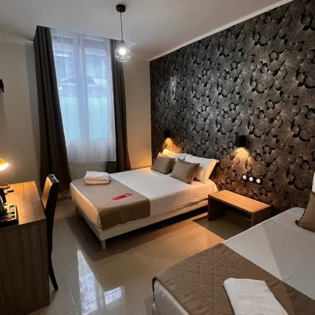 Evelia Hotels