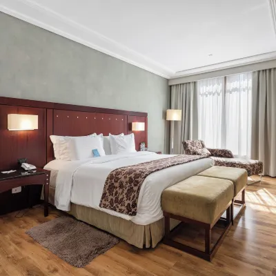 Radisson Hotel Curitiba Hotels near Passeio Público