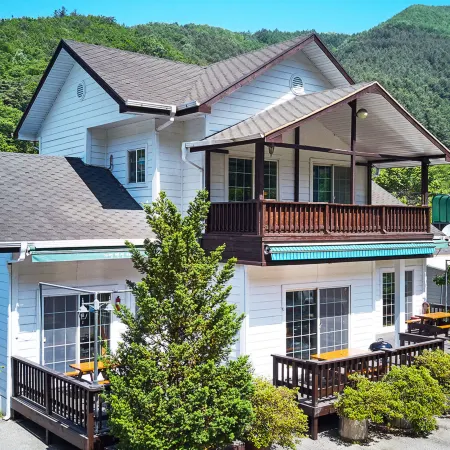 Gapyeong Pension House Отели рядом с достопримечательностью «Храм Тэвонса»