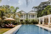 Hemingways Nairobi - Beach