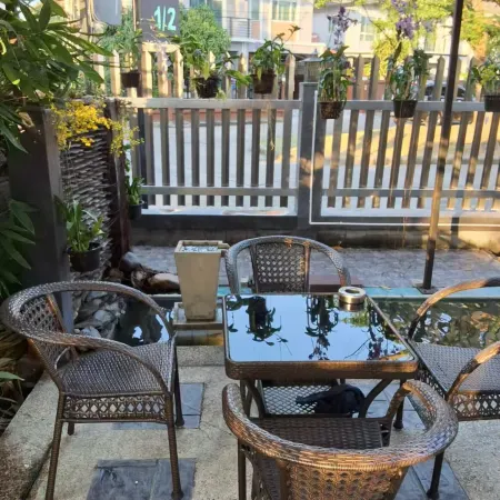 Spacious Entire House with shared Fitness Room and Shared Indoor Pool in club