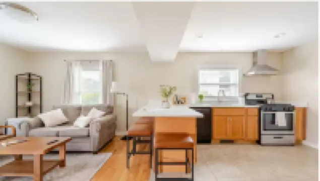 Pristine Cozy Walkable Downtown 2Br Getaway
