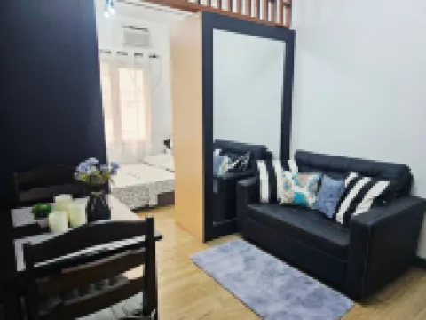 Paseo Verde Las Pinas - Sleeps 2 Adults & 2 Children